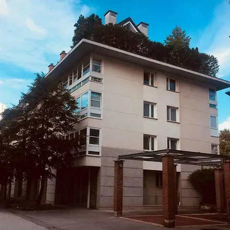 Albina Apartament *